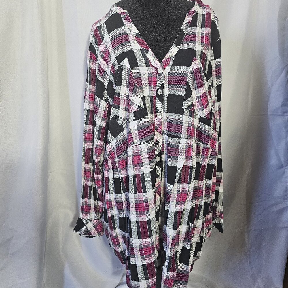 Torrid Women's Pink and Black Plaid Challis Babydoll Tunic Size 3 Tear by Tag